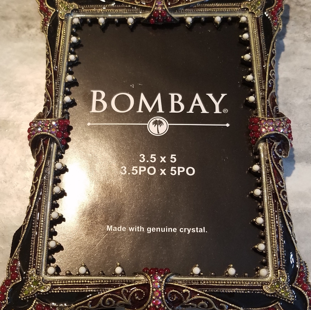 BOMBAY PICTURE FRAME